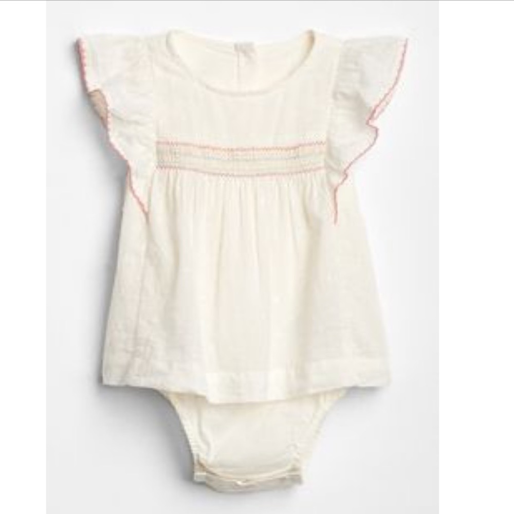 Baby Gap Girls Ruffle Onesie 0-3 months